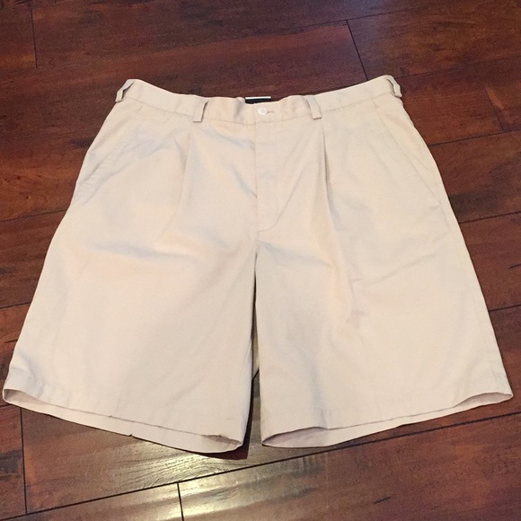 Nike Other - Men's Nike 36 fit dry light khaki  golf shorts